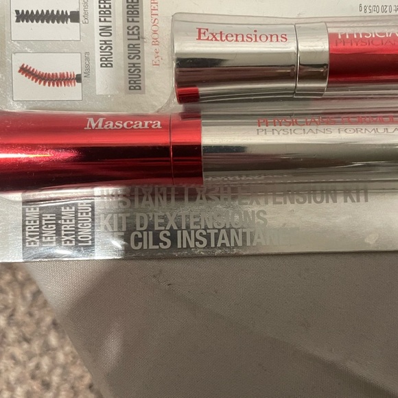 Physicians Formula Red and Silver Lash Extensions - Picture 5 of 8